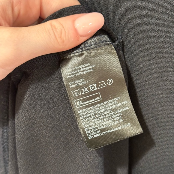 H&M V Neck Shirt - Picture 6 of 6